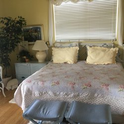 canyon view bed and breakfast - King bed is wonderful  Very comfortable and cozy