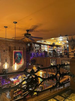 Raven Café by null