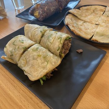 Yi Mei - Green onion pancake beef roll, purple rice roll, green onion pancake - Taiwanese Near Me - San Gabriel, California Yi Mei - Green onion pancake beef roll, purple rice roll, green onion pancake - Taiwanese Near Me - San Gabriel, California