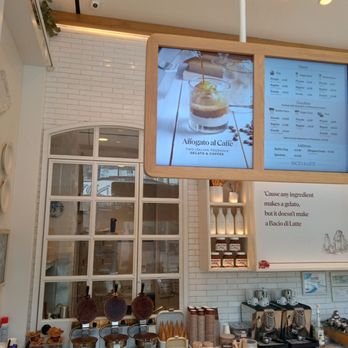 Bacio di Latte - Super sweet interior - Ice Cream & Frozen Yogurt Near Me - Los Angeles, California