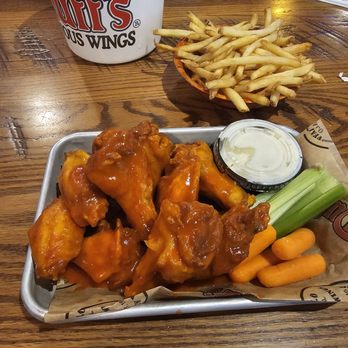 Duffs Famous Wings - #2 Lunch Special (10 Wings + 1 Side) - American Near Me - Williamsville, New York Duffs Famous Wings - #2 Lunch Special (10 Wings + 1 Side) - American Near Me - Williamsville, New York