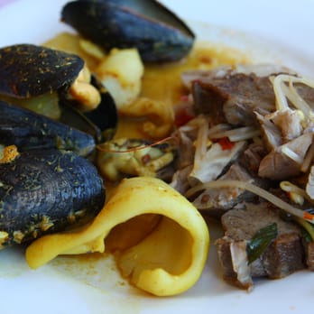 Golden Lotus - The two spicy dishes cooked in pots - beef stew and seafood - Chinese Near Me - Niagara Falls, Ontario