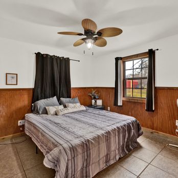 Grandma's Lake House - Vacation Rentals Near Me - Point, Texas Grandma's Lake House - Vacation Rentals Near Me - Point, Texas
