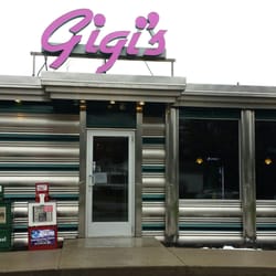 Gigi's Rt 6 Diner - The entry way on a lazy Monday afternoon.