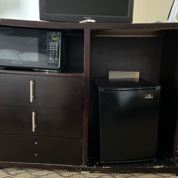 Baymont by Wyndham Canton - Cabinet - Hotels Near Me - Canton, Michigan Baymont by Wyndham Canton - Cabinet - Hotels Near Me - Canton, Michigan