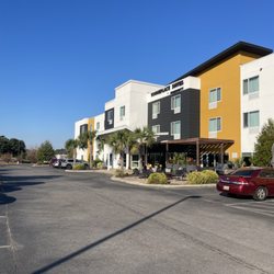 Towneplace Suites - Front entrance
