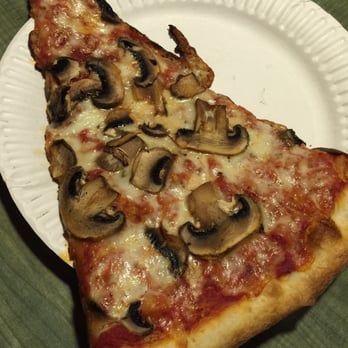 Ipie Pizzeria - Mushroom slice - Pizza Near Me - Killington, Vermont Ipie Pizzeria - Mushroom slice - Pizza Near Me - Killington, Vermont