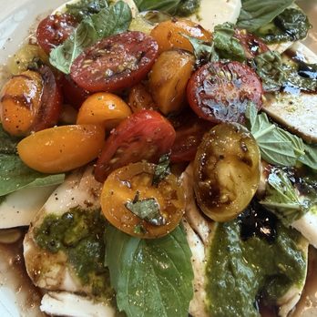 Woerner Warehouse - Caprese salad - American Near Me - Fredericksburg, Texas