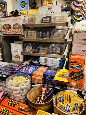 Cracker Barrel Old Country Store by null