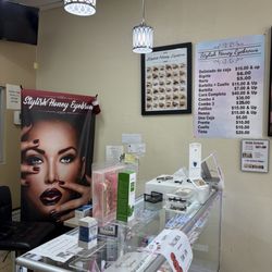 Stylish Honey Eyebrows