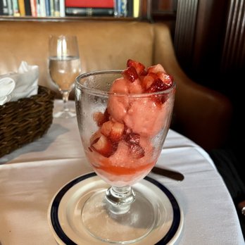 Ralph Lauren - Strawberry sorbet - Men's Clothing Near Me - Chicago, Illinois