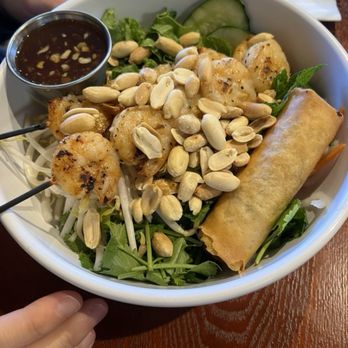 Huế - Shrimp bowl - Vietnamese Near Me - Milwaukee, Wisconsin Huế - Shrimp bowl - Vietnamese Near Me - Milwaukee, Wisconsin