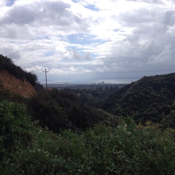 Murphy Ranch Trail - View from the hike before getting to Murphy ranch - Hiking Near Me Murphy Ranch Trail - View from the hike before getting to Murphy ranch - Hiking Near Me