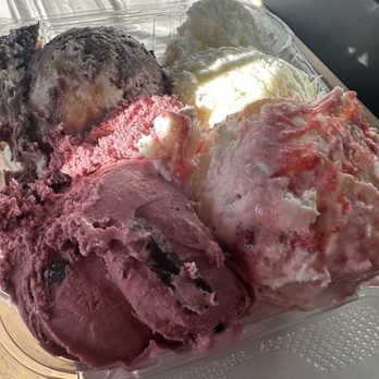 Handel’s Homemade Ice Cream - 4- Scoop Sampler: Brownie Dough, Coconut Pineapple, Raspberry Chunk, Strawberry Cheesecake Chunk - Desserts Near Me - Riverside, California Handel’s Homemade Ice Cream - 4- Scoop Sampler: Brownie Dough, Coconut Pineapple, Raspberry Chunk, Strawberry Cheesecake Chunk - Desserts Near Me - Riverside, California