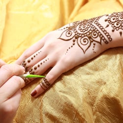 Spice Beauty Bar - Spice Beauty Bar offers Henna