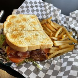 Bogey's Public House - TBLT Sandwich