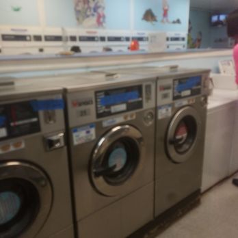 Snow White Laundromat - 3 machines broken! - Laundromat Near Me - York, Pennsylvania Snow White Laundromat - 3 machines broken! - Laundromat Near Me - York, Pennsylvania