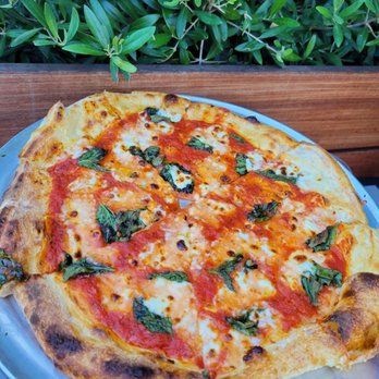 Fieldwork Brewing - Margarita pizza - Breweries Near Me - San Ramon, California
