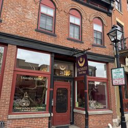 Enchanted Herb Shop - Street view of Enchanted Herb Shop in Galena, Illinois. Owned by Clinical Herbalist, Spiritual Medium and Medical Intuitive, Tamara Ambroz