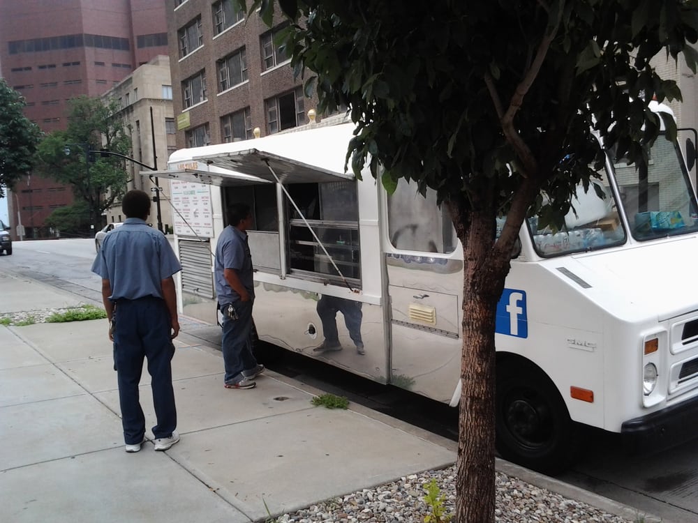 Los Tules Food Truck