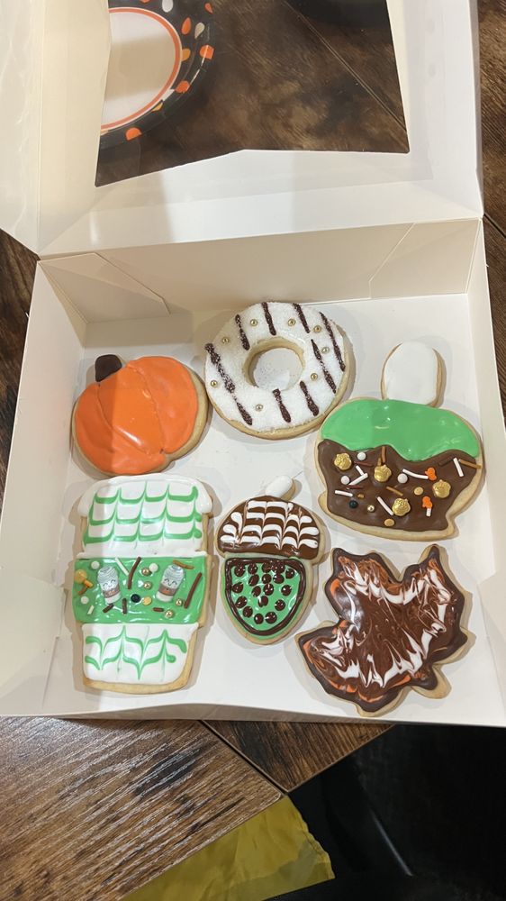 Whipped Desserts Logo