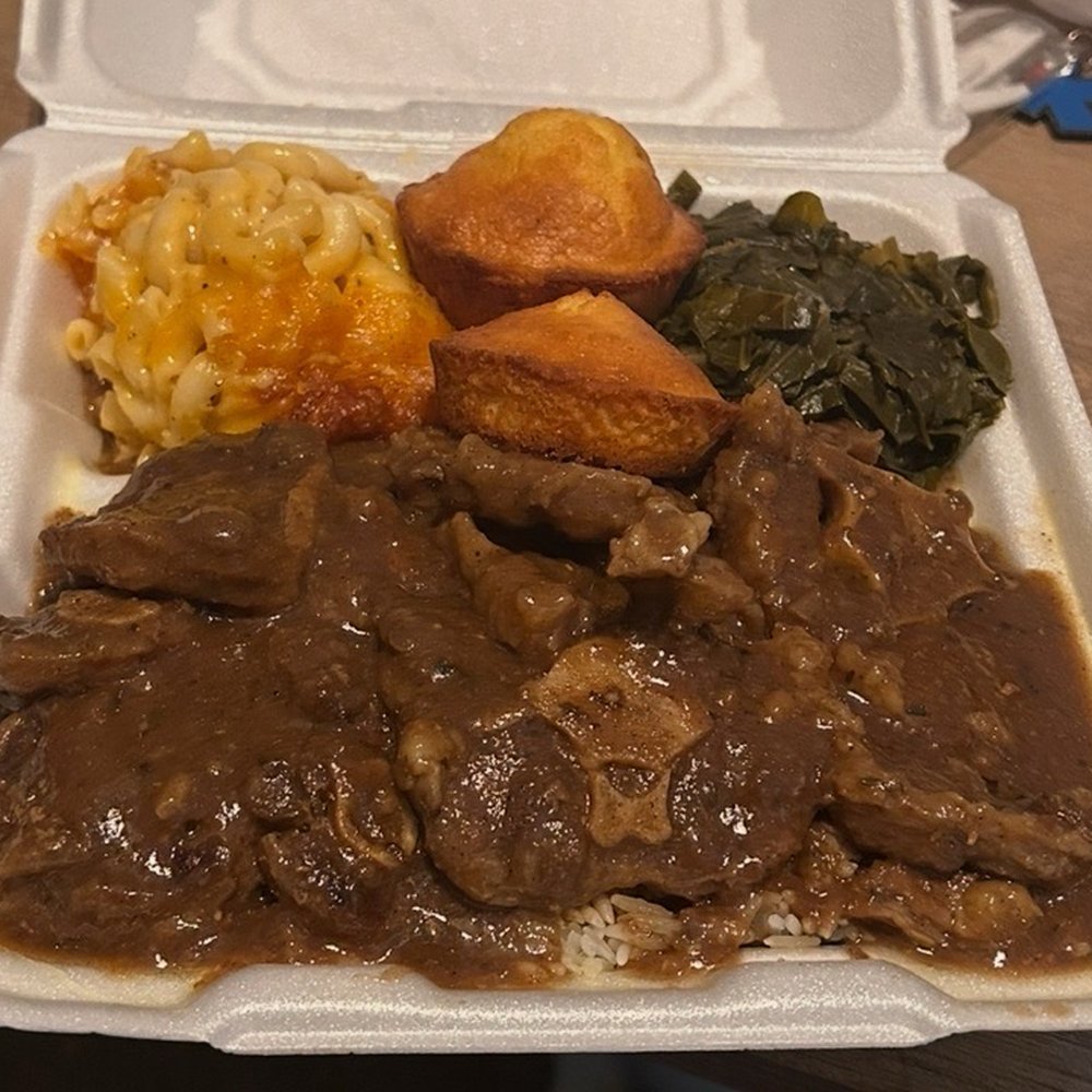 Alisha's Kitchen BBQ - Oxtail plate - Barbeque Near Me - Cartersville, Georgia