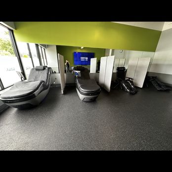 Blink Fitness - Nutley - Water massage chairs and leg compressions - Gyms Near Me - Nutley, New Jersey Blink Fitness - Nutley - Water massage chairs and leg compressions - Gyms Near Me - Nutley, New Jersey