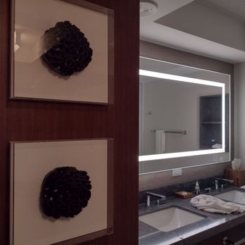 SpaWell Maui at Hyatt Regency Maui Resort - Beautiful bathroom - Hotels Near Me - Lahaina, Hawaii