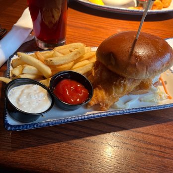 Red Lobster - Cod sandwich with fries - Seafood Near Me - Beavercreek, Ohio Red Lobster - Cod sandwich with fries - Seafood Near Me - Beavercreek, Ohio