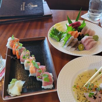 Stevenson's Library - Sushi, sashimi and lobster  dynamite - Bars Near Me - Koloa, Hawaii