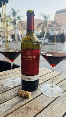 District Wine by null