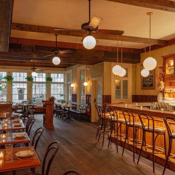 Waverly Kitchen & Bar - Cocktail Bars Near Me - Boston, Massachusetts Waverly Kitchen & Bar - Cocktail Bars Near Me - Boston, Massachusetts
