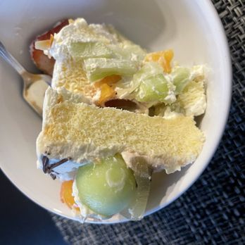 T&T Supermarket - A fresh fruit cake - International Grocery Near Me - Richmond, British Columbia