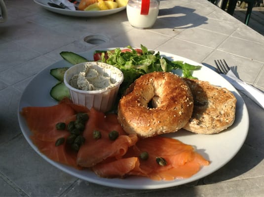 Armen's Cafe by null