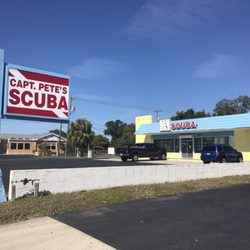 Captain Pete's Diving Outfitters - Street view