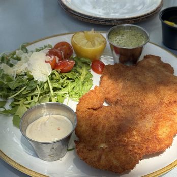 Hill & Vine - Chicken schnitzel - Cocktail Bars Near Me - Fredericksburg, Texas Hill & Vine - Chicken schnitzel - Cocktail Bars Near Me - Fredericksburg, Texas