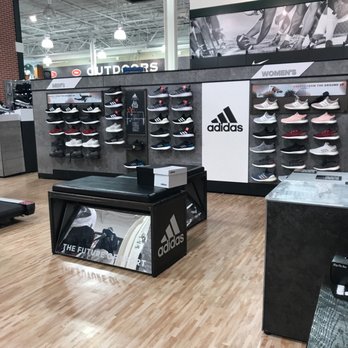 DICK'S Sporting Goods - Sports Wear Near Me - Metairie, Louisiana