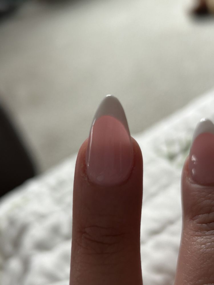Pioneer Nail & Spa Logo
