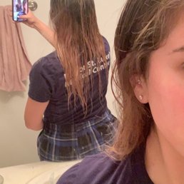 What color is this even? Hair breakage uneven cut. Chemically damaged hair, bad ombré.