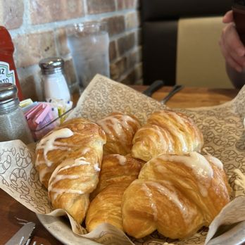 Cheddar's Scratch Kitchen - Honey Butter Croissants - Comfort Food Near Me - Fort Smith, Arkansas