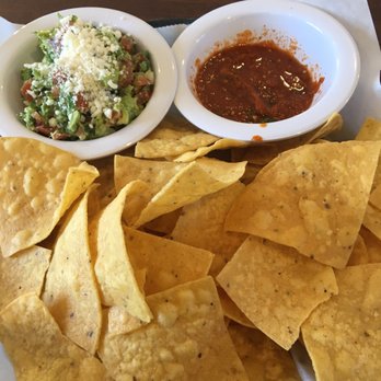 El Huarache Mexicano - Chips and guacamole - Mexican Near Me - Shakopee, Minnesota El Huarache Mexicano - Chips and guacamole - Mexican Near Me - Shakopee, Minnesota