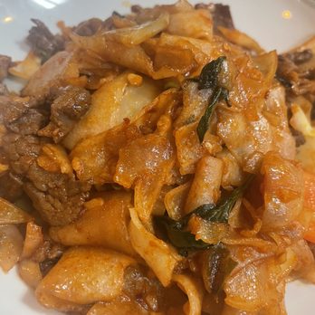 Kin Long Beach - Drunken Noodle - Thai Near Me - Long Beach, California