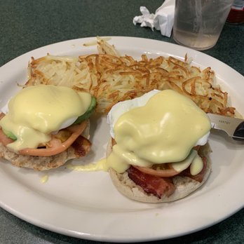 Metro Diner - San Francisco Benedict with normal bacon in place of Canadian bacon. - American Near Me - Fredericksburg, Virginia Metro Diner - San Francisco Benedict with normal bacon in place of Canadian bacon. - American Near Me - Fredericksburg, Virginia
