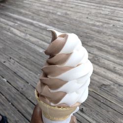 Tastee Zone - Vanilla and chocolate swirl