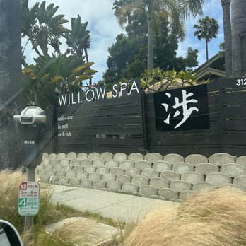 Willow Spa - Sign outside - Day Spas Near Me - Santa Monica, California
