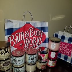 A few of my favorite scents on Candle Day 2018. The BEST quality 3-wick candles.