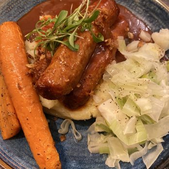 Golden Lion - Sausages and mash - Pubs Near Me - Port Isaac, CON