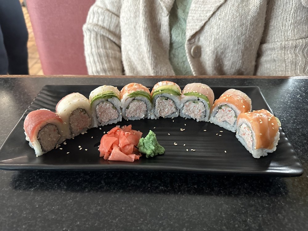 Food from Sushi House Asian Food & Bar