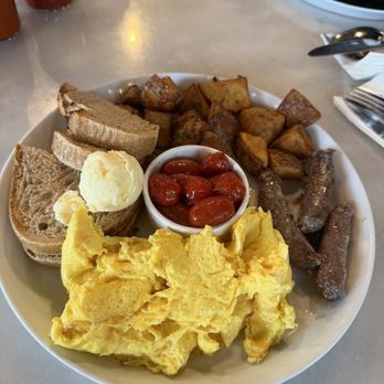 Farine Bakery & Cafe - Bakeries Near Me - Bellevue, Washington