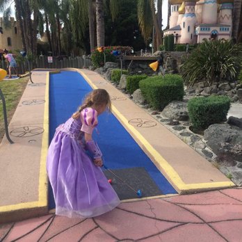 Castle Park - Golf for the princess - Amusement Parks Near Me - Riverside, California